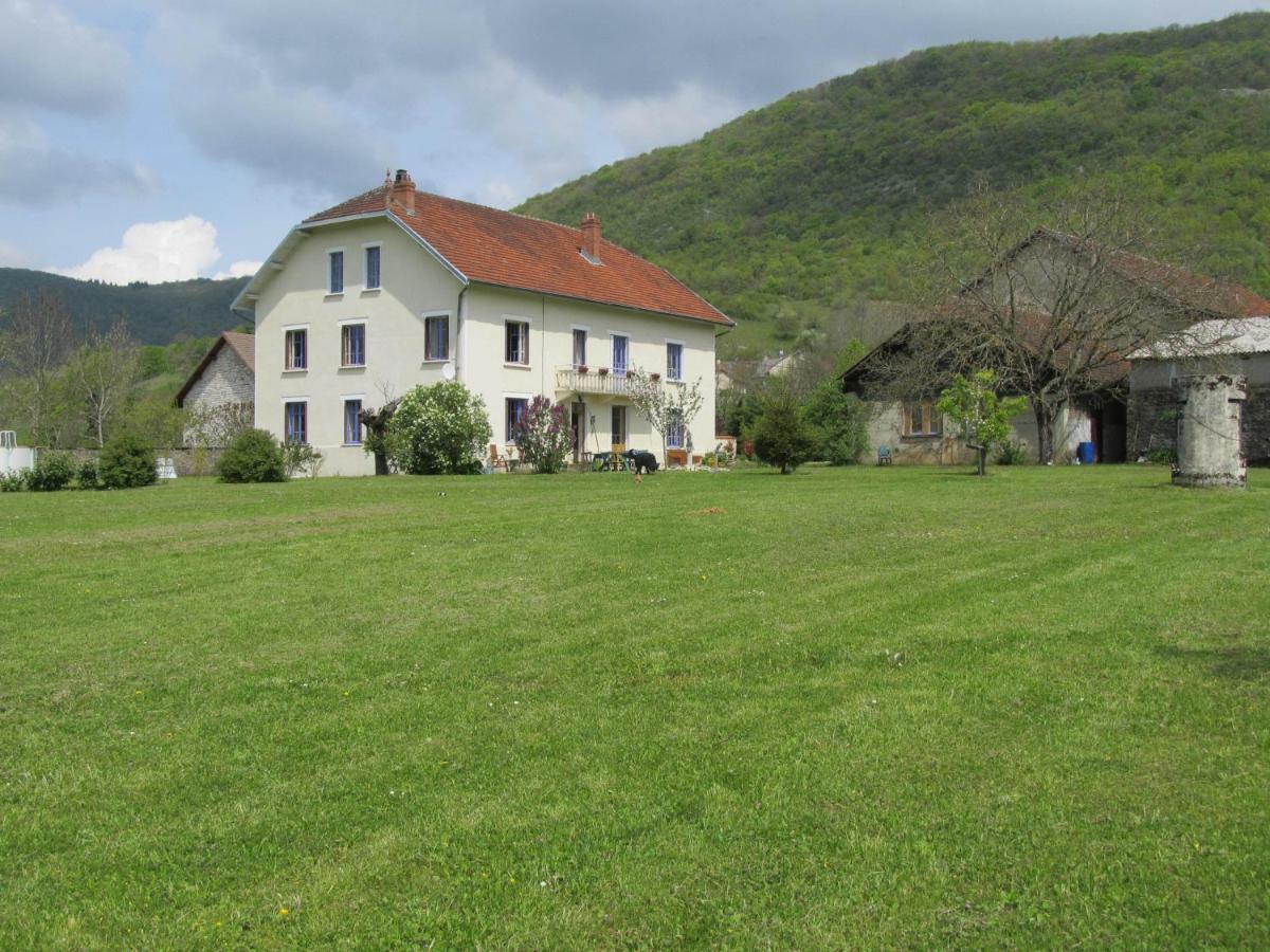 Goute La Vie Bed & Breakfast Marchamp Exterior photo