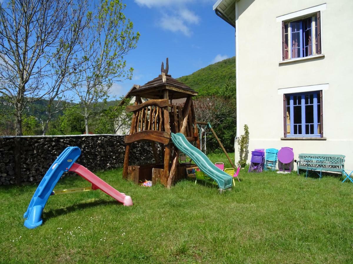 Goute La Vie Bed & Breakfast Marchamp Exterior photo